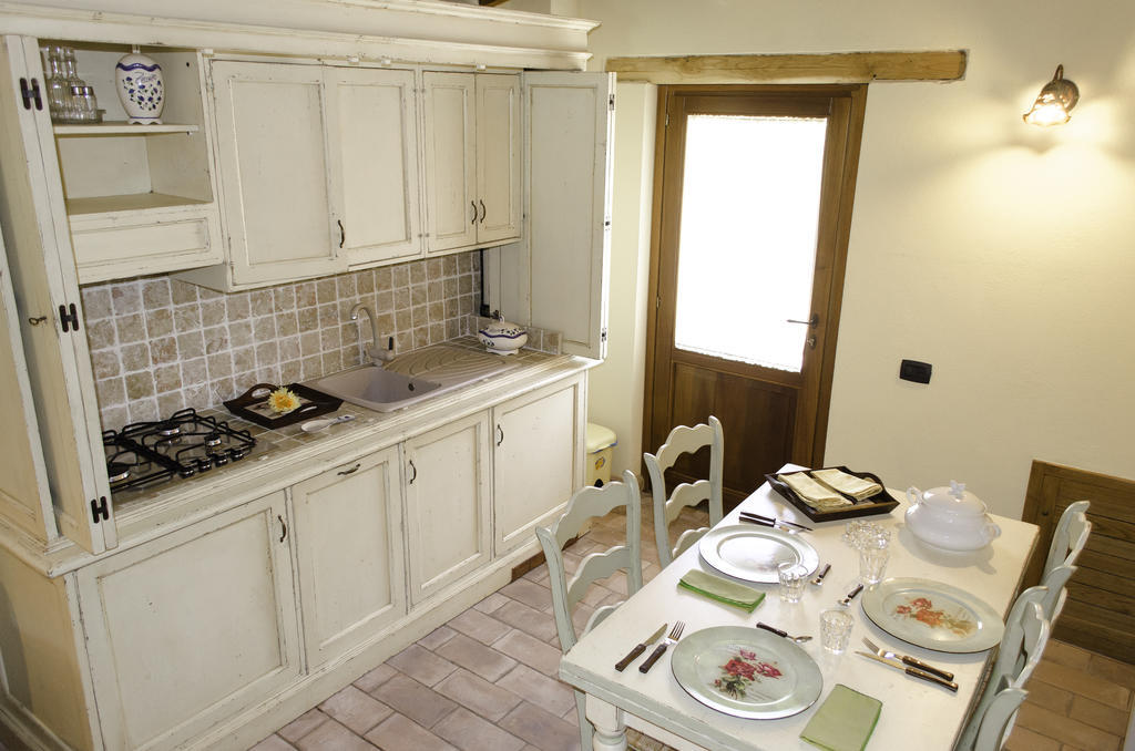 Agriturismo Pompagnano Habitación foto