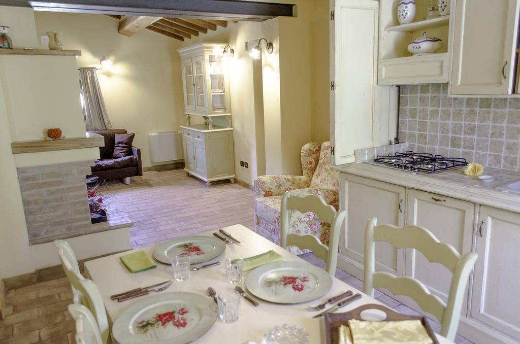 Agriturismo Pompagnano Habitación foto